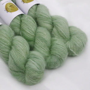 DOROTHY PISTACHIO (74% baby suri alpaca, 26% mulberry silk: 300m/50g)