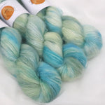 DOROTHY SIGH  OF CALM (74% baby suri alpaca, 26% seda morera: 300m/50g)