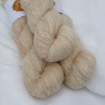 DOROTHY SOFT TAN (74% baby suri alpaca, 26% seda morera: 300m/50g)